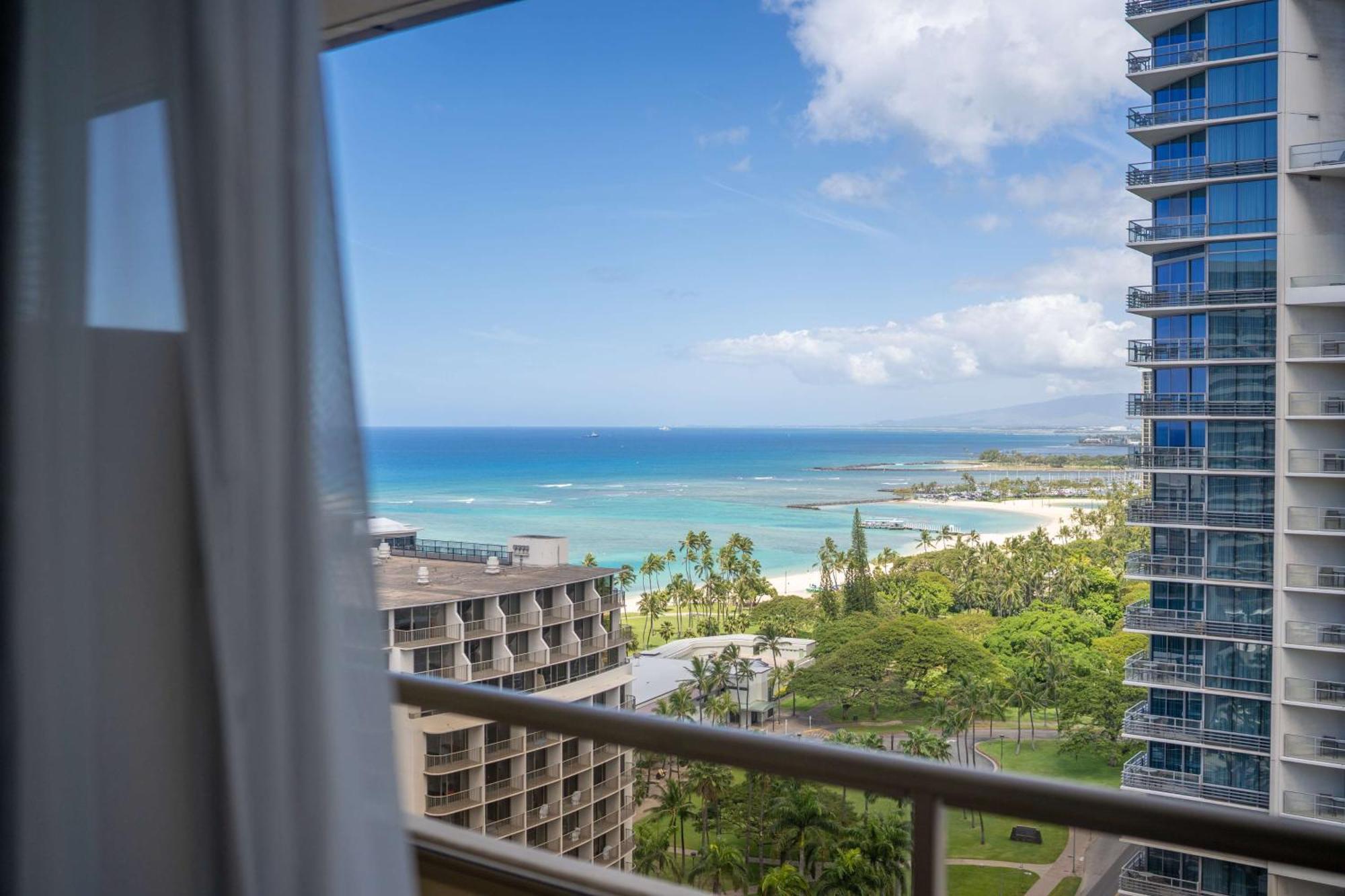 Embassy Suites By Hilton Waikiki Beach Walk Honolulu Eksteriør bilde